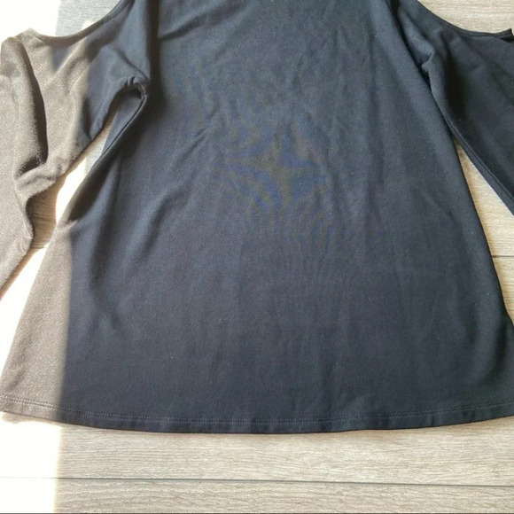 BB Dakota Cold Shoulder Bell Sleeves Top - Picture 9 of 12